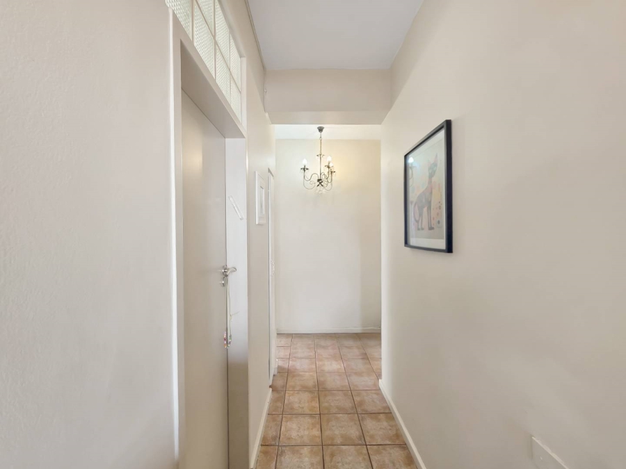 2 Bedroom Property for Sale in Sea Point Western Cape